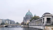 W historycznym centrum Berlina, między odnogami rzeki Szprewy znajdziemy Katedrę
Berlińską...