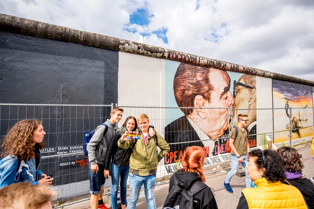 Mur berliński do 1989 roku oddzielał Berlin Zachodni od NRD. Niewiele jest jego pozostałości