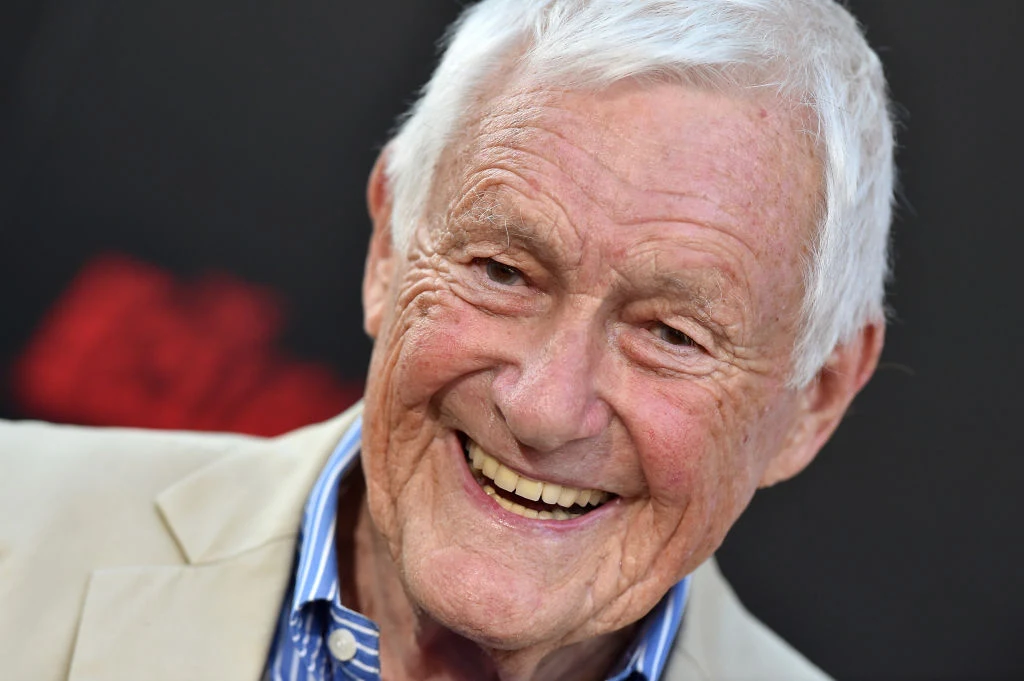 Orson Bean Pamiętacie poczciwego i nieco nerwowego sklepikarza, Lorena Braya? W jego rolę wcielał się Orson Bean. W tym roku aktor obchodził 91 urodziny i – co fascynujące – wciąż występuje na ekranie. 
