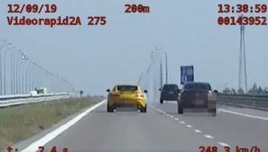 Radiowóz jadący za żółtym sportowym mercedesem osiągnął 248 km/h!