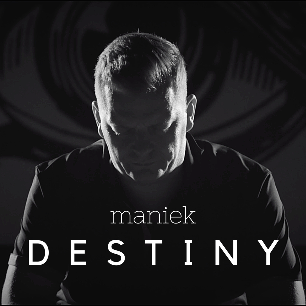 Maniek na okładce singla "Destiny"