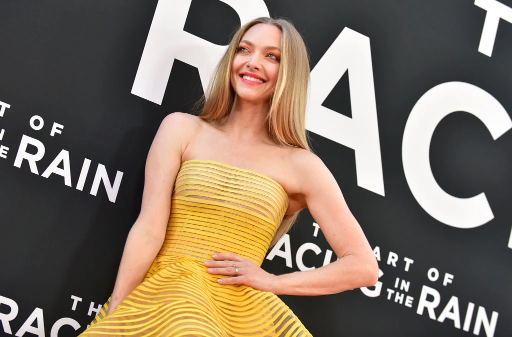 Amanda Seyfried jest ucieleśnieniem delikatności i kobiecości, dlatego jej kolekcja wypchanych zwierząt jest niemałym zaskoczeniem. W jednym z programów rozrywkowych opowiedziała o tym nietypowym hobby. Dodała również, że wypchane z precyzją zwierzęta to według niej prawdziwe dzieła sztuki. Amanda Seyfried jest ucieleśnieniem delikatności i kobiecości, dlatego jej kolekcja wypchanych zwierząt jest niemałym zaskoczeniem. W jednym z programów rozrywkowych opowiedziała o tym nietypowym hobby. Dodała również, że wypchane z precyzją zwierzęta to według niej prawdziwe dzieła sztuki.