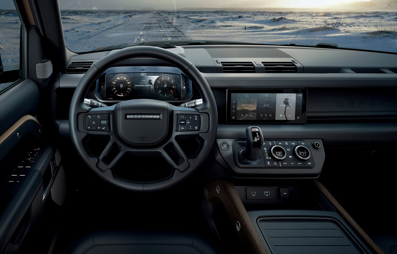 Land Rover Defender 