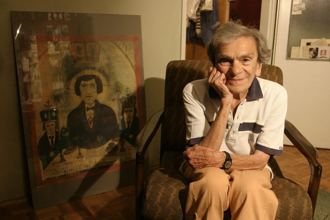 Krystyna Feldman w swoim mieszkaniu