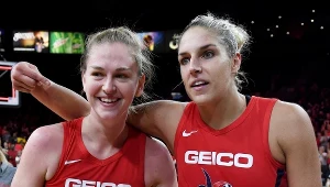 Emma Meesseman (z lewej) i Elena Delle Donne cieszą się z awansu Washington Mystics