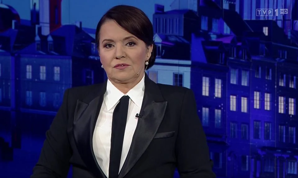 Danuta Holecka w "Wiadomościach" (Screen: vod.tvp.pl) Danuta Holecka w "Wiadomościach" (Screen: vod.tvp.pl)
