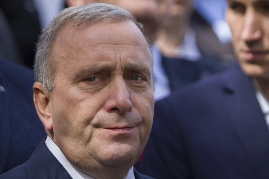 Szef PO Grzegorz Schetyna nie może być zadowolony z wyniku wyborów parlamentarnych Szef PO Grzegorz Schetyna nie może być zadowolony z wyniku wyborów parlamentarnych