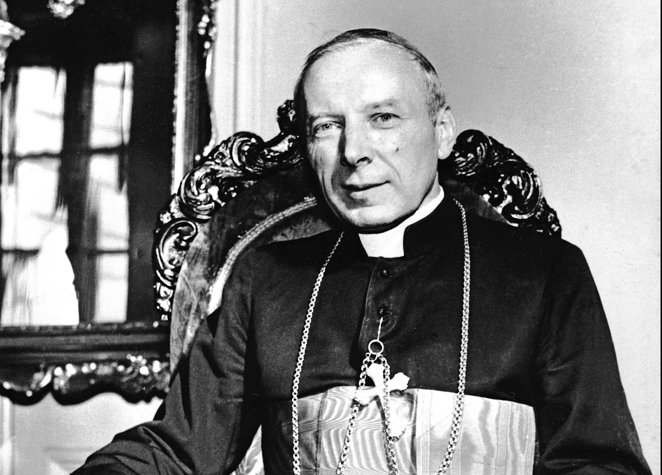 Stefan Wyszyński został pochowany w warszawskiej archikatedrze św. Jana Chrzciciela, w krypcie biskupów warszawskich. Od 1 czerwca 1987 r. spoczywa w bocznej kaplicy archikatedry, sąsiadującej z miejscem spoczynku jego poprzednika, prymasa Augusta Hlonda. Stefan Wyszyński został pochowany w warszawskiej archikatedrze św. Jana Chrzciciela, w krypcie biskupów warszawskich. Od 1 czerwca 1987 r. spoczywa w bocznej kaplicy archikatedry, sąsiadującej z miejscem spoczynku jego poprzednika, prymasa Augusta Hlonda.