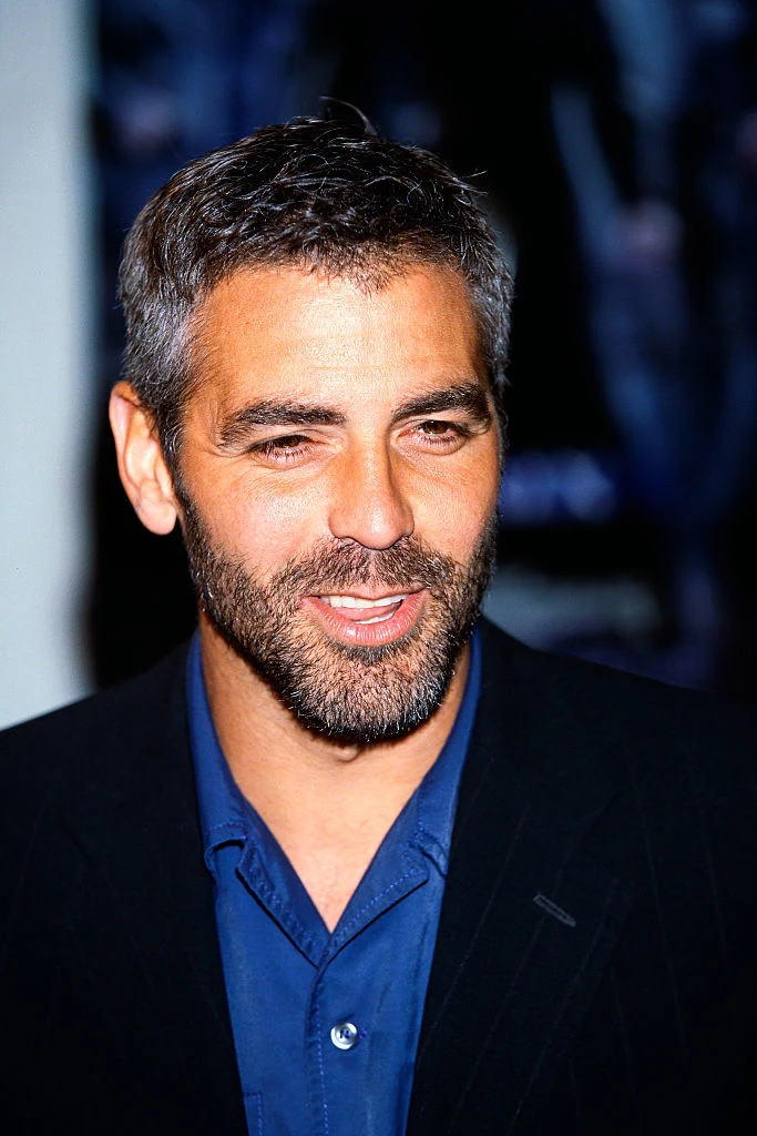 George Clooney jest mężem prawniczki Amal Alamuddin. Para wzięła ślub w 2014 r. Piękna Libanka zajmuje się trudnymi sprawami, które powiązane są ze skomplikowaną społeczną i polityczną sytuacją na Bliskim Wschodzie. George Clooney jest mężem prawniczki Amal Alamuddin. Para wzięła ślub w 2014 r. Piękna Libanka zajmuje się trudnymi sprawami, które powiązane są ze skomplikowaną społeczną i polityczną sytuacją na Bliskim Wschodzie.