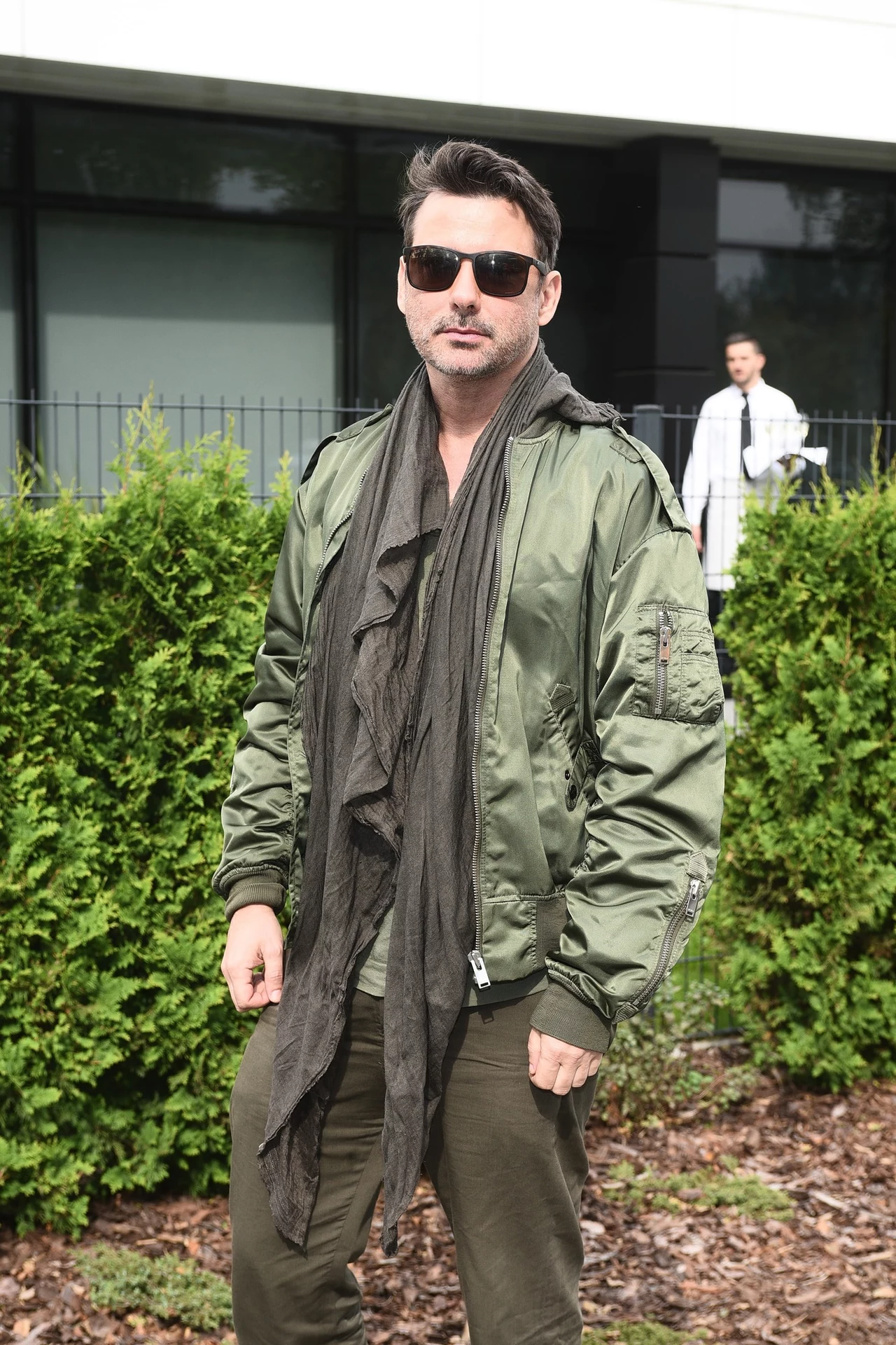 Stylizacja Tyszki okazała się strzałem w dziesiątkę. Jurorowi "Top model" bardzo pasują takie stonowane barwy. Stylizacja Tyszki okazała się strzałem w dziesiątkę. Jurorowi "Top model" bardzo pasują takie stonowane barwy.