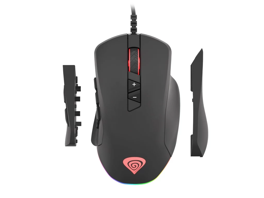 Hybrydowa konstrukcja Genesis Xenon 770 pozwala zmodyfikować mysz do gier MMO lub FPS. Wyposażono ją bowiem w wymienne panele boczne, które mają umożliwić graczowi optymalne dopasowanie myszki do własnych preferencji. Użytkownik ma też do dyspozycji dwa panele z przyciskami pozwalającymi niejako "przebudować" mysz pod kątem gier FPS (typowy rozkład przycisków) czy MMO (więcej, bo 9 programowalnych przycisków na panelu bocznym). Genesis zapewnia, że elementy wymienne są łatwe w montażu i dobrze trzymają się na swoim miejscu dzięki zastosowaniu specjalnego systemu montażowego. Hybrydowa konstrukcja Genesis Xenon 770 pozwala zmodyfikować mysz do gier MMO lub FPS. Wyposażono ją bowiem w wymienne panele boczne, które mają umożliwić graczowi optymalne dopasowanie myszki do własnych preferencji. Użytkownik ma też do dyspozycji dwa panele z przyciskami pozwalającymi niejako "przebudować" mysz pod kątem gier FPS (typowy rozkład przycisków) czy MMO (więcej, bo 9 programowalnych przycisków na panelu bocznym). Genesis zapewnia, że elementy wymienne są łatwe w montażu i dobrze trzymają się na swoim miejscu dzięki zastosowaniu specjalnego systemu montażowego.
