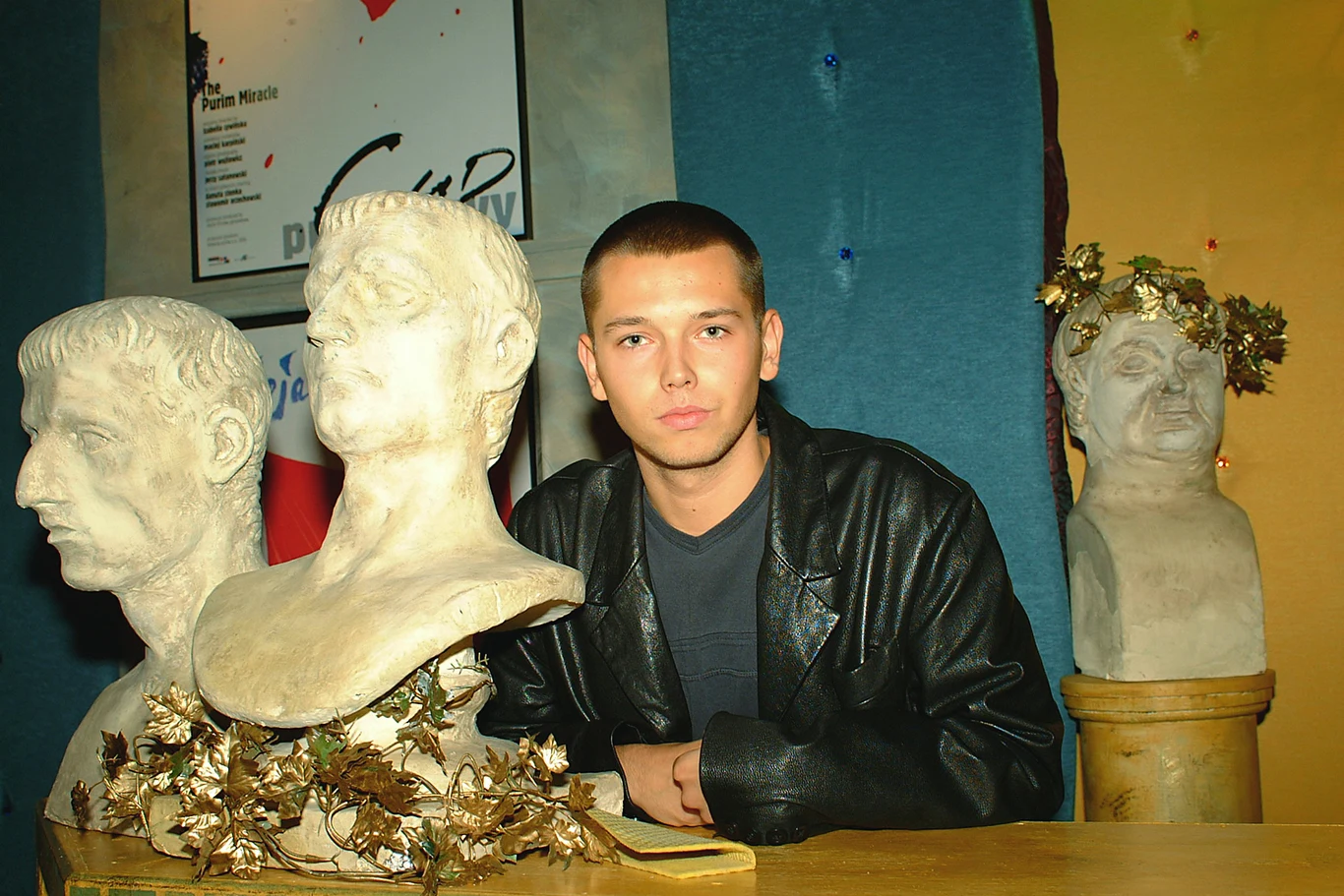 W 2011 r. wokalista przypomniał się telewizyjnej publiczności w pierwszej edycji "The Voice of Poland". Trafił wówczas do drużyny Nergala (jako jedyny odwrócił swój fotel), który początkowo zupełnie nie kojarzył Gabriela. Dopiero, gdy Piasek zanucił mu piosenkę "Kroplą deszczu" zorientował się, o kogo chodzi. W 2011 r. wokalista przypomniał się telewizyjnej publiczności w pierwszej edycji "The Voice of Poland". Trafił wówczas do drużyny Nergala (jako jedyny odwrócił swój fotel), który początkowo zupełnie nie kojarzył Gabriela. Dopiero, gdy Piasek zanucił mu piosenkę "Kroplą deszczu" zorientował się, o kogo chodzi.