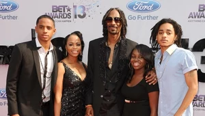 Snoop Dogg (w środku) z najbliższymi - pierwszy z prawej Corde Broadus. Zdjęcie z czerwca 2013 r.