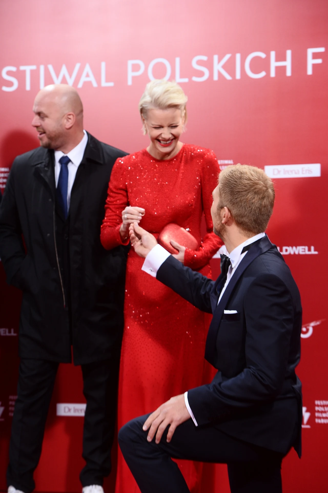 Sytuacja z pierścionkiem rozbawiła Małgorzatę Kożuchowską Sytuacja z pierścionkiem rozbawiła Małgorzatę Kożuchowską