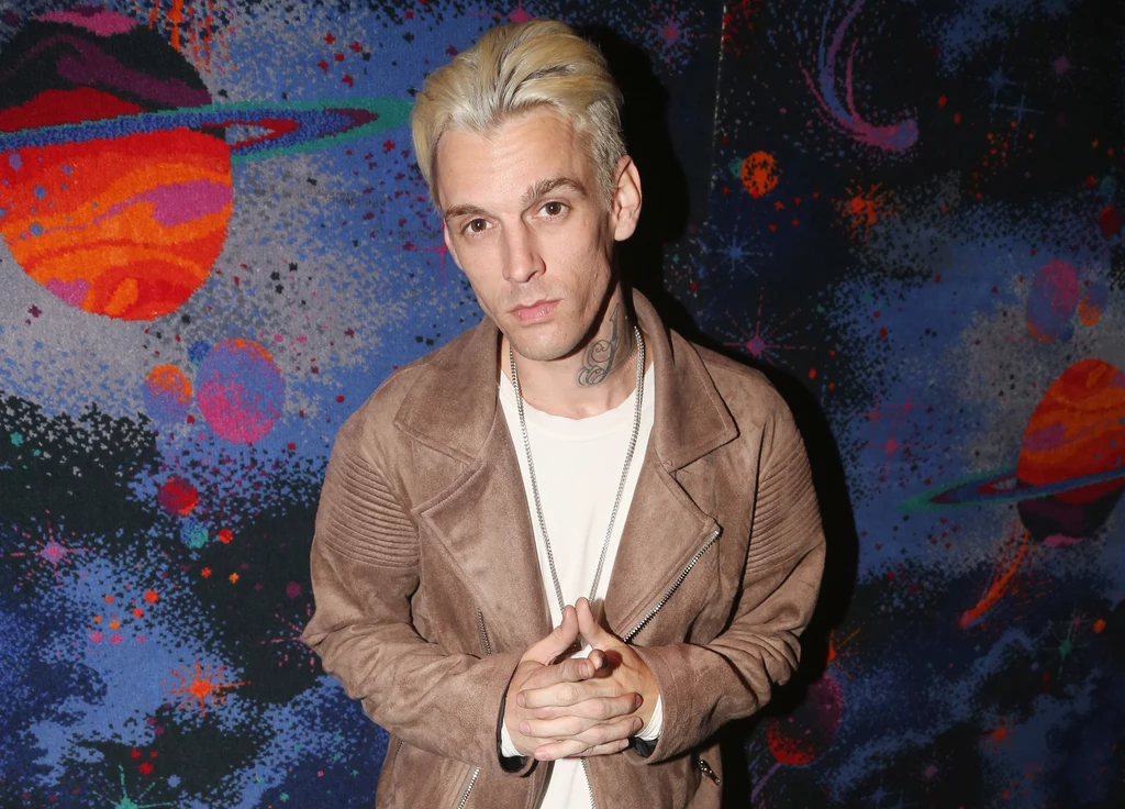 Aaron Carter wytatuował sobie na twarzy podobiznę Rihanny 