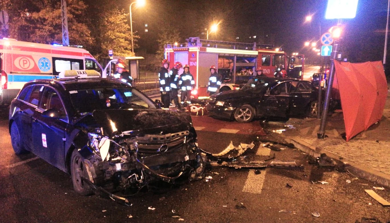 W wypadku śmierć poniosła pasażerka audi W wypadku śmierć poniosła pasażerka audi