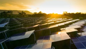 Energia słoneczna zazieleni pustynie. Ogromne farmy słoneczne mogą wywołać deszcz