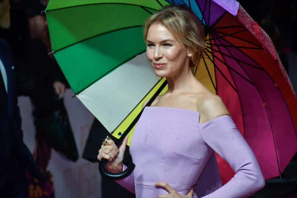 Renee Zellweger powróciła w 2016 roku w trzeciej części przygód charyzmatycznej Bridget. Renee Zellweger powróciła w 2016 roku w trzeciej części przygód charyzmatycznej Bridget.
