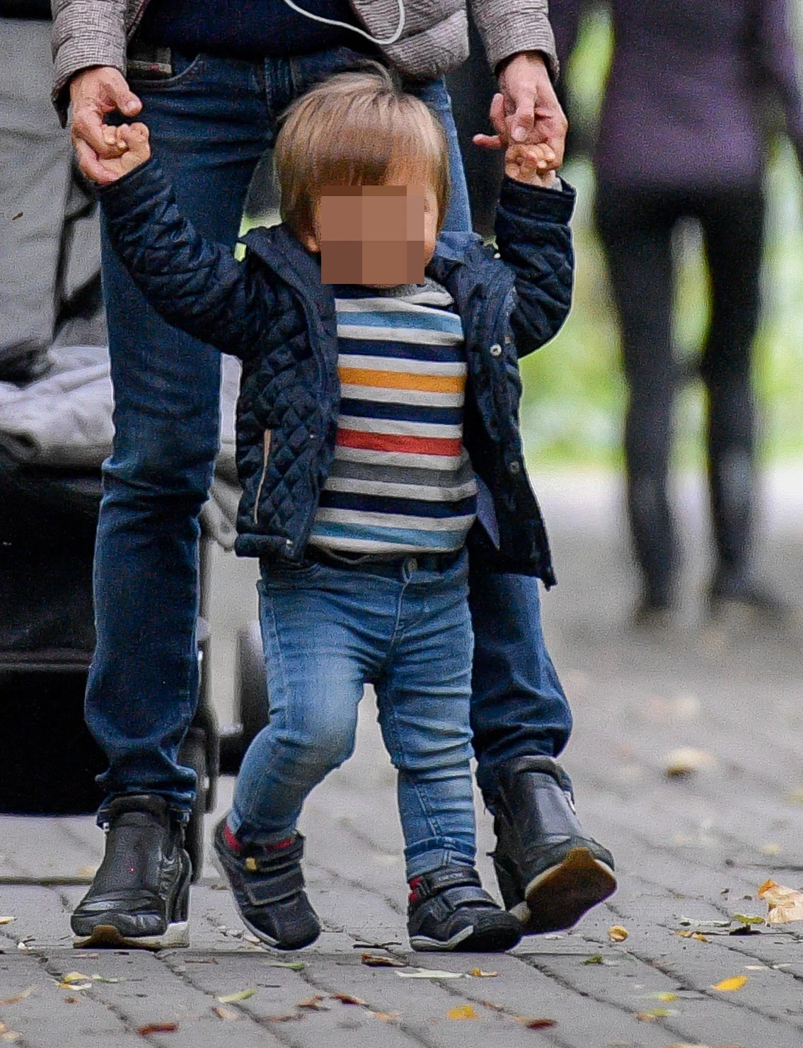 Marta Kaczyńska na spacerze z synkiem