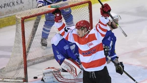 Sebastian Brynkus cieszy się z gola dla Comarchu Cracovii