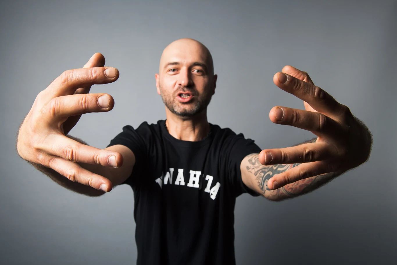 Bzyk promuje nową płytę Wu-Hae Bzyk promuje nową płytę Wu-Hae