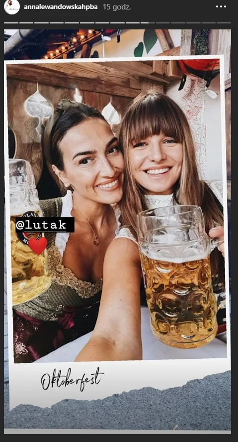 Anna Lewandowska z koleżanką na festiwalu Oktoberfest Anna Lewandowska z koleżanką na festiwalu Oktoberfest