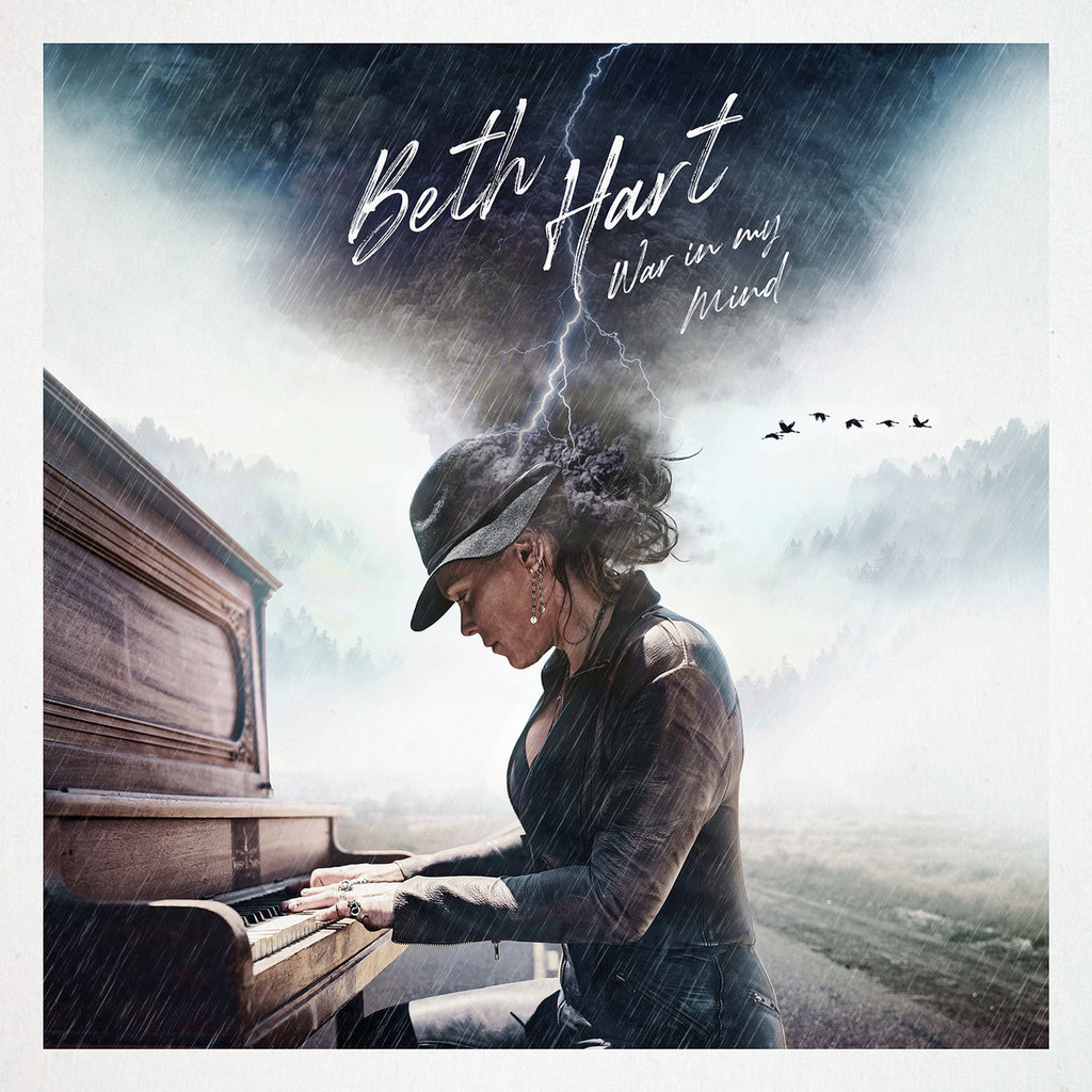 Beth Hart na okładce płyty "War In My Mind"