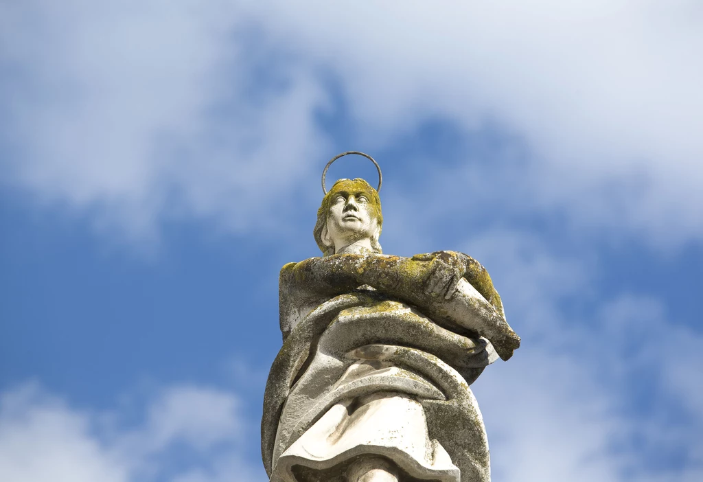 Figura archanioła Rafała w hiszpańskiej Cordobie