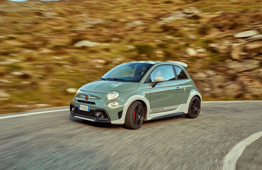  Abarth 695 70° Anniversario