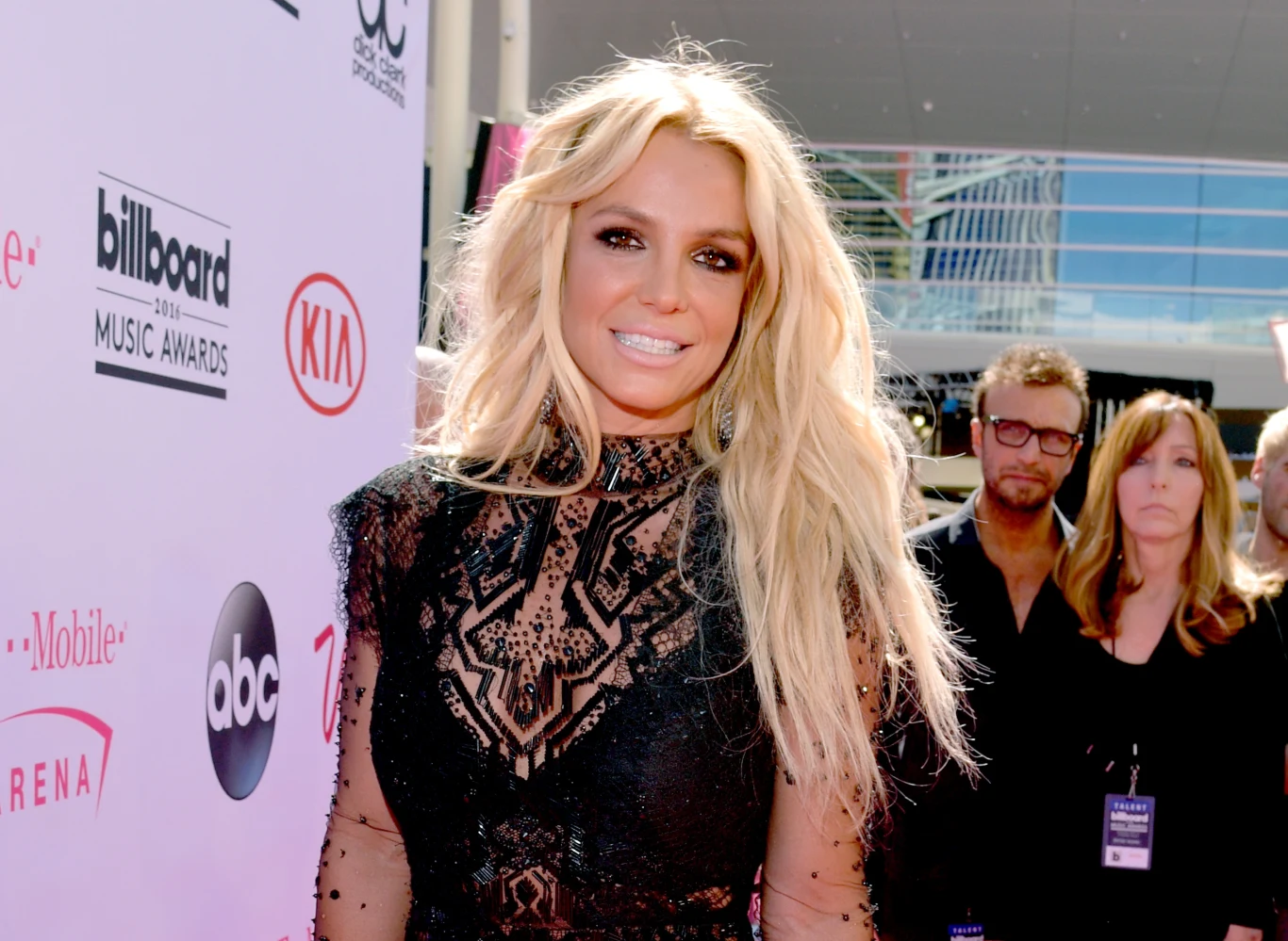 Wytwórnia wydająca muzykę Britney Spears określiła gwiazdę mianem wariatki Wytwórnia wydająca muzykę Britney Spears określiła gwiazdę mianem wariatki