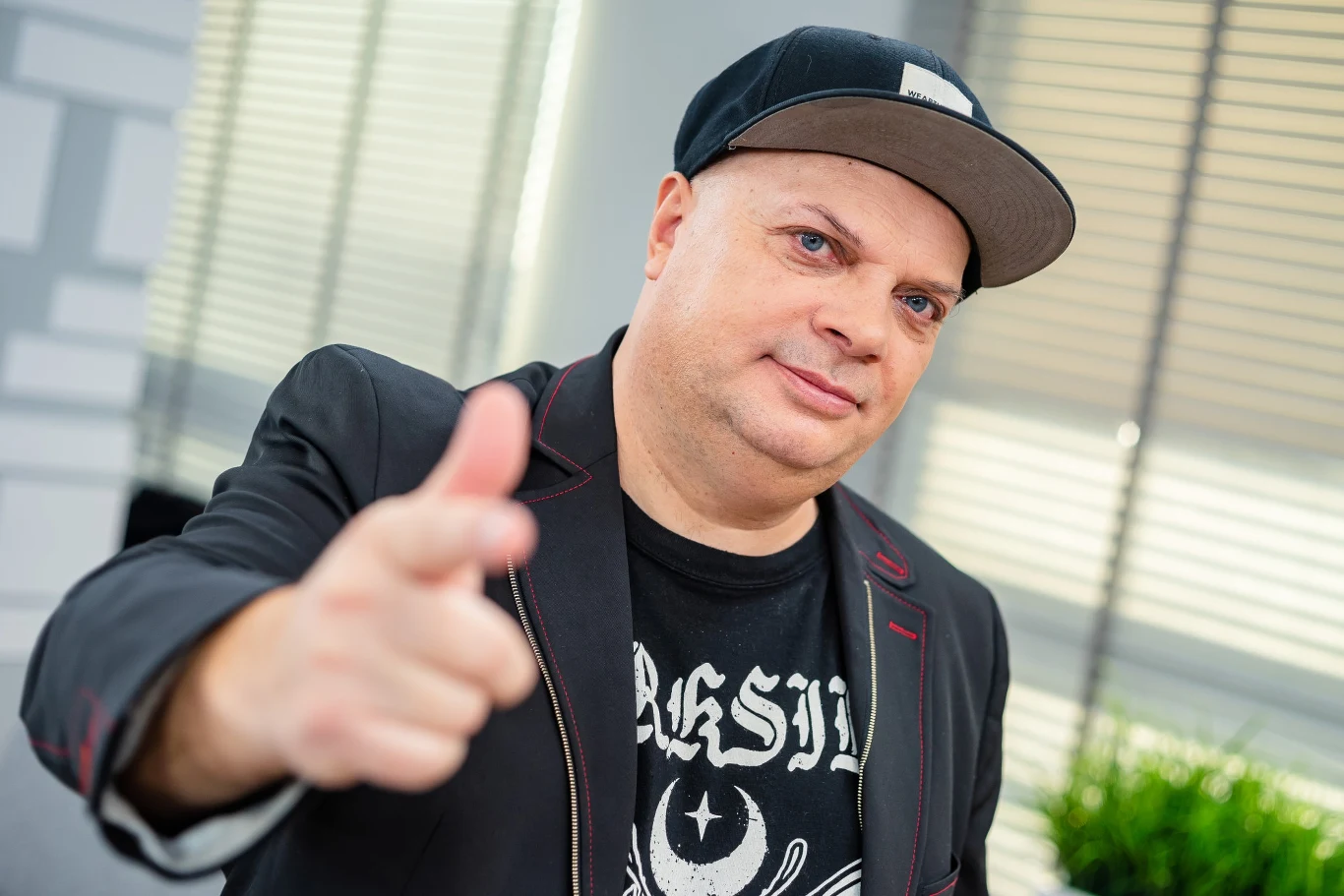 Krzysztof Skiba prezentuje nowy utwór grupy Big Cyc Krzysztof Skiba prezentuje nowy utwór grupy Big Cyc