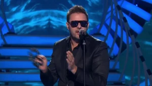 Tomasz Karolak przywitał się z widzami "Big Brothera" wykonaniem piosenki "Anarchia"