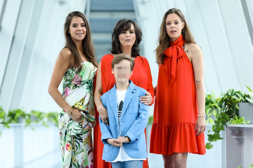 Anna Korcz z córkami Anną i Katarzyną oraz synem Jasiem 