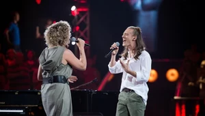 "The Voice of Poland": Iwona Kmiecik w duecie z Kacprem Fułkiem. Kto usiądzie na gorącym krześle? 