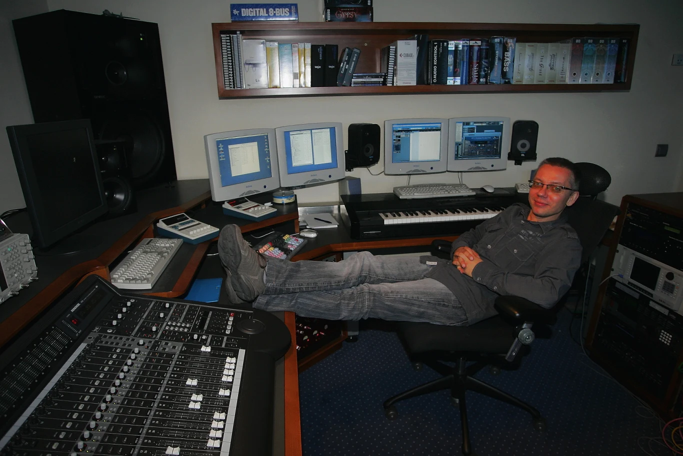 Jacek Łągwa i Michał Wiśniewski poznali się rok przed założeniem Ich Troje - w 1994 roku. Wtedy też stworzyli pierwszy profesjonalny klub karaoke w Polsce. 