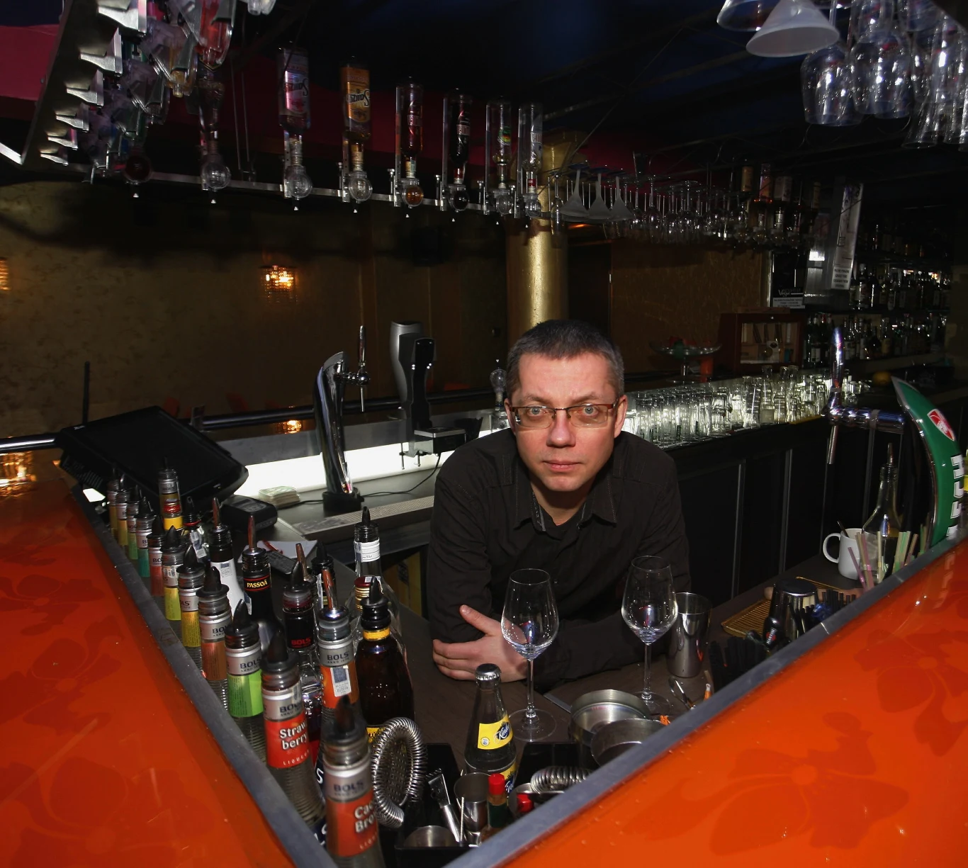 Na początku 2019 roku okazało się, że Łągwa od dłuższego czasu ma poważne problemy finansowe, które w końcu zaowocowały ogłoszeniem bankructwa. Gwiazdor zalegał z alimentami, był też winny sporą sumę pieniędzy urzędowi miasta Łódź.