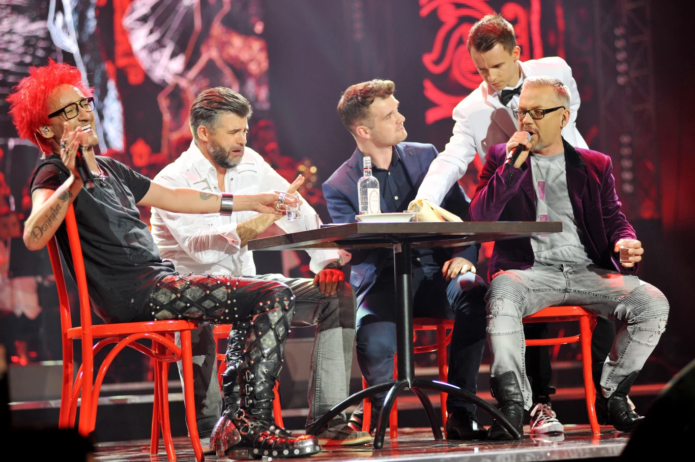 Jacek Łągwa podczas koncertu jubileuszowego Michała Wiśniewskiego. 