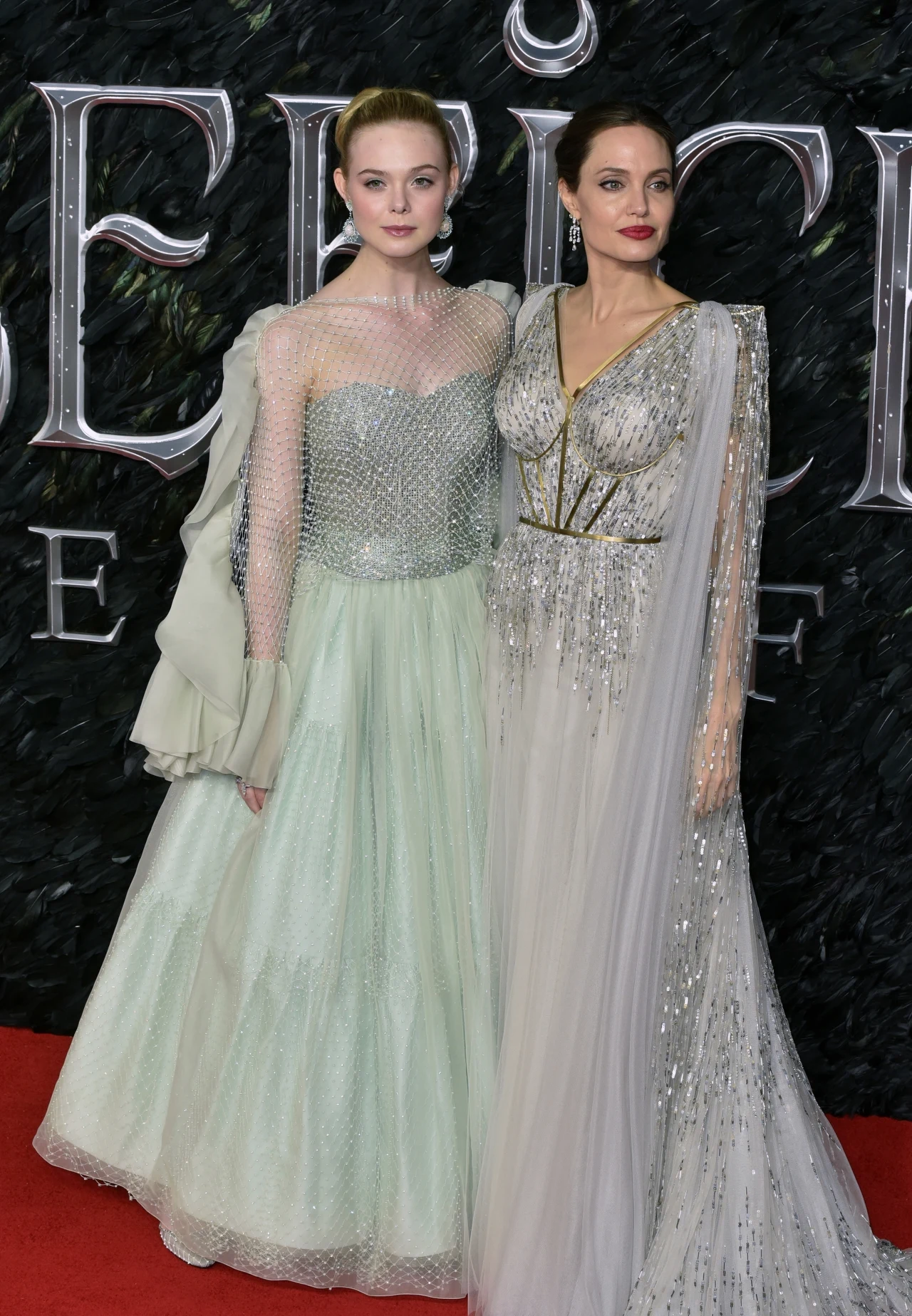 Elle Fanning i Angelina Jolie na premierze "Czarownicy 2" Elle Fanning i Angelina Jolie na premierze "Czarownicy 2"