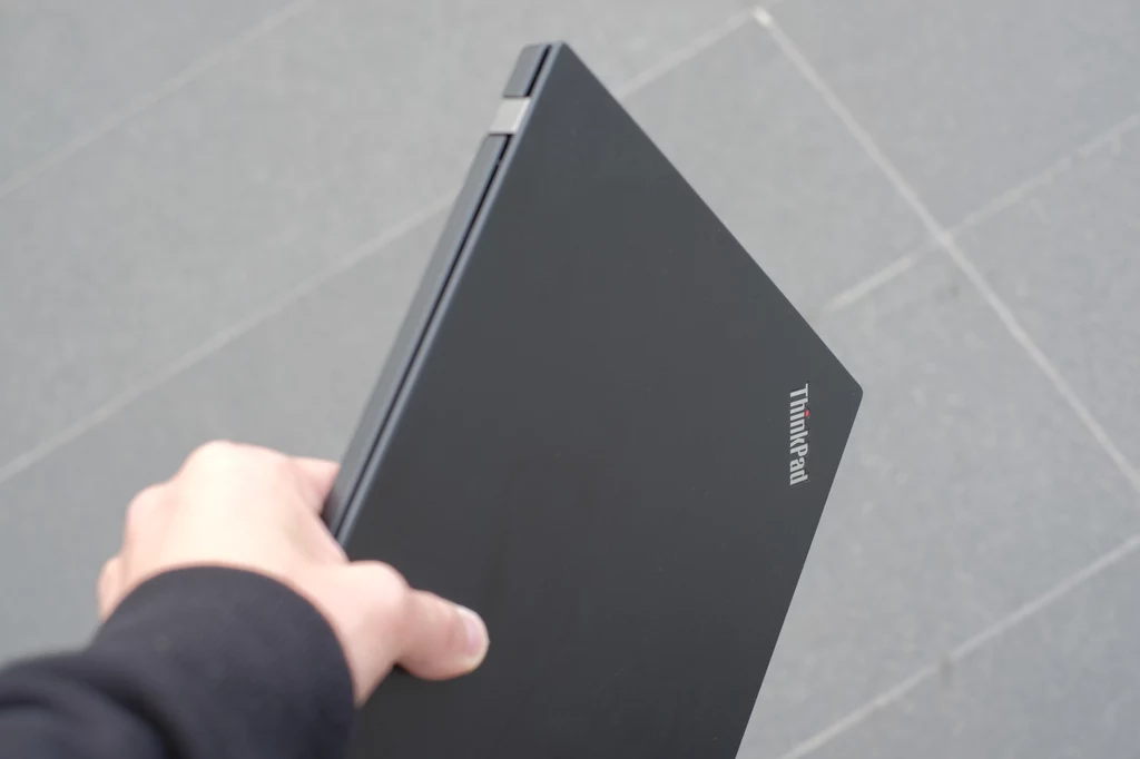 Lenovo ThinkPad T490s