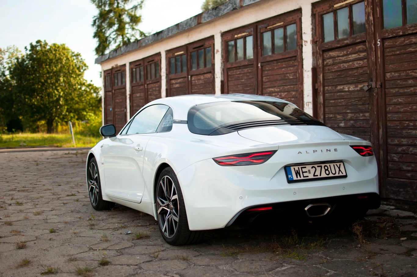 1080 kilogramów szczęścia. To maleństwo przyspiesza do setki w 4.5 sekundy