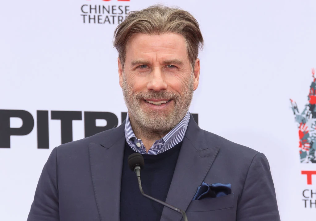 John Travolta również nie boi się eksperymentować z wyglądem. Kiedy był młodszy wzdychało do niego wiele kobiet. Jego rola w "Grease" stała się kultowa. Aktor zasłynął nie tylko talentem, ale również oryginalnym wizerunkiem. Mimo upływu lat gwiazdor nadal zachwyca. John Travolta również nie boi się eksperymentować z wyglądem. Kiedy był młodszy wzdychało do niego wiele kobiet. Jego rola w "Grease" stała się kultowa. Aktor zasłynął nie tylko talentem, ale również oryginalnym wizerunkiem. Mimo upływu lat gwiazdor nadal zachwyca.