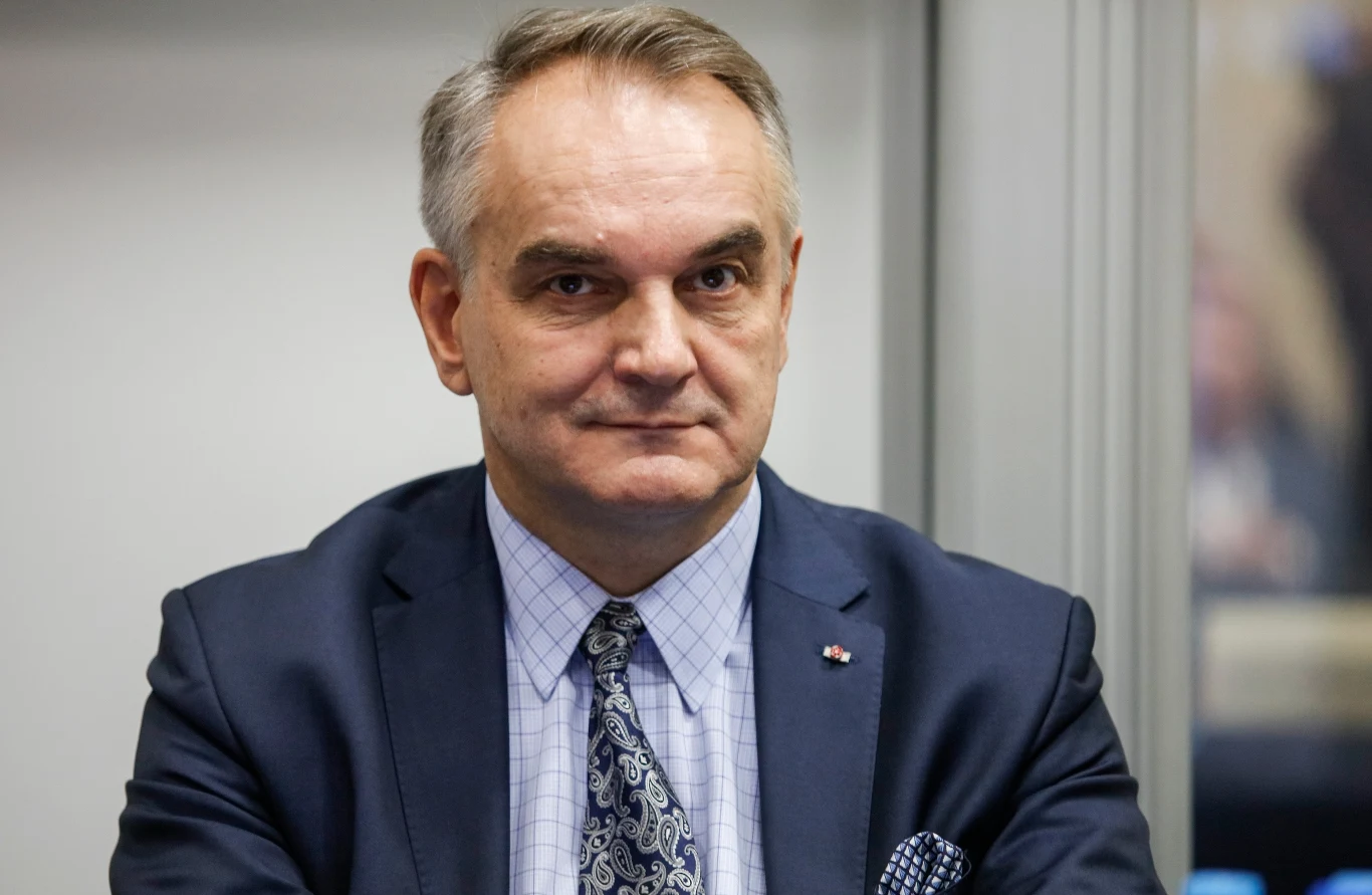 W Senacie nie zasiądzie były premier Waldemar Pawlak. Wieloletni szef ludowców, startujący z listy PSL zdobył 47,59 proc. poparcia i okazał się gorszy od Marka Martynowskiego (PiS, 52,41 proc.)