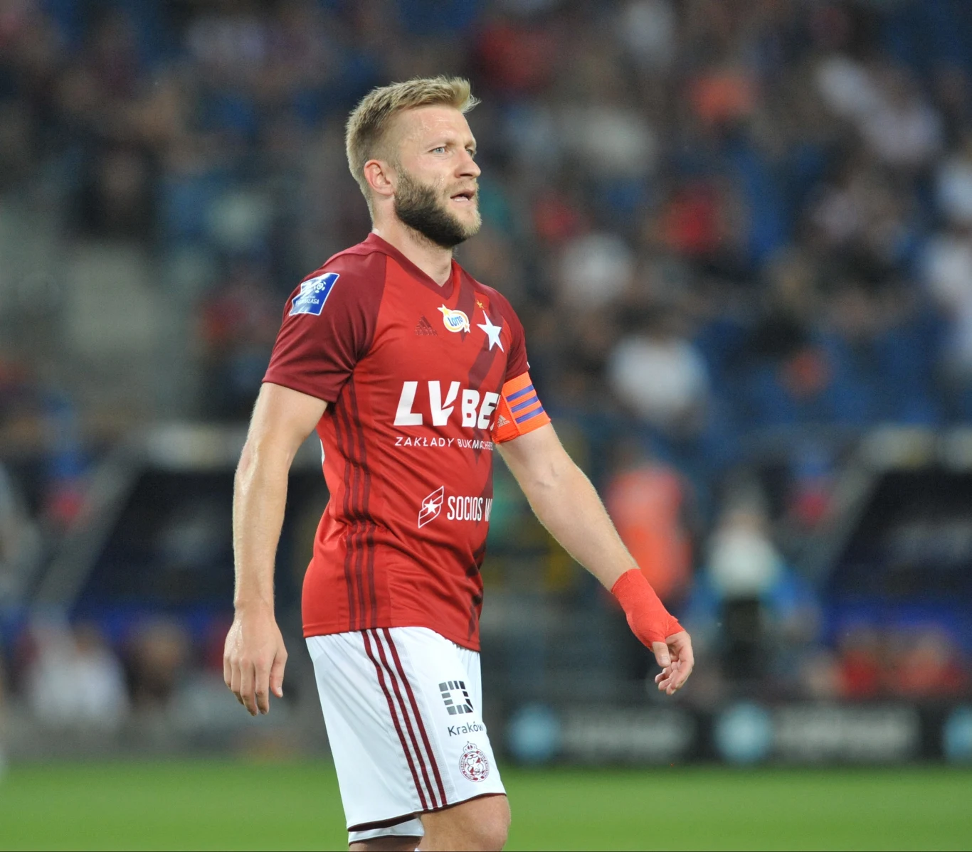 Zakontraktowanie istniejącego już składu o dość dużej renomie na rynku byłoby dobrą strategią dla Wisły. Krakowski klub by rozpowszechniał swoją markę w nowym środowisku z dużym prawdopodobieństwem dobrych wyników na polskiej scenie CS:GO. Adwokacik należy do jednych z lepszych drużyn w naszym kraju. 