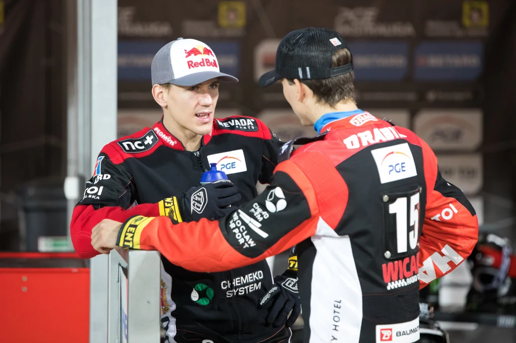 Maciej Janowski (z lewej) i Maksym Drabik mają nad czym myśleć