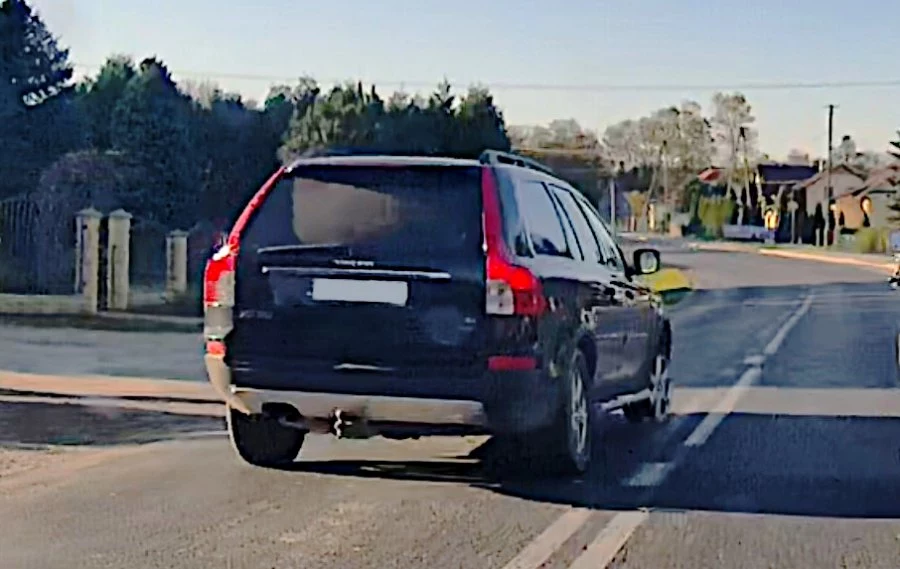 Volvo XC90, którym jechała kobieta