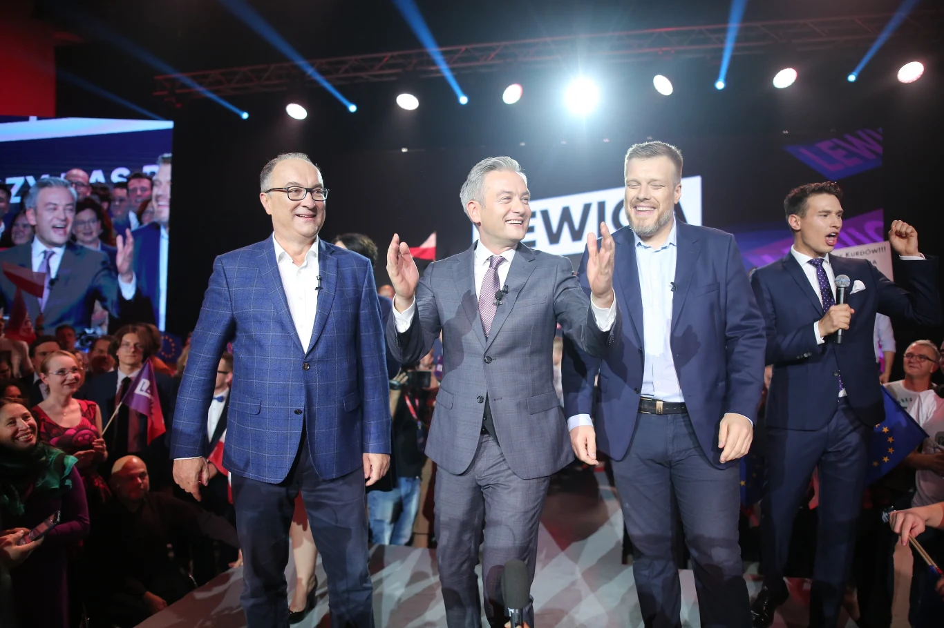 Wieczór wyborczy Lewicy. Na zdjęciu: Włodzimierz Czarzasty, Robert Biedroń i Adrian Zandberg Wieczór wyborczy Lewicy. Na zdjęciu: Włodzimierz Czarzasty, Robert Biedroń i Adrian Zandberg
