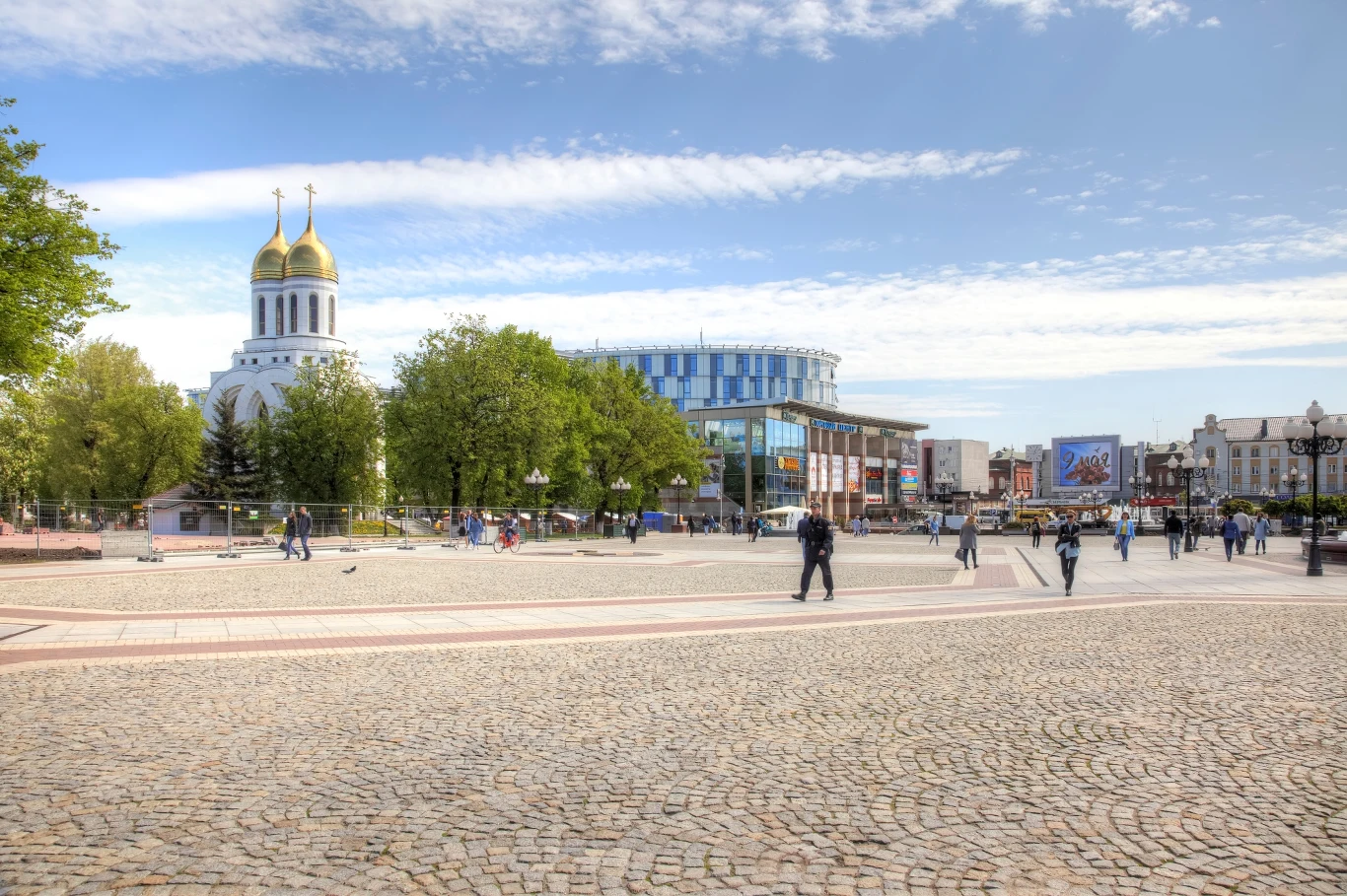 Przechodząc dalej Prospektem Lenina trafimy na repre PLAC ZWYCIĘSTWA to centrum miasta. Przy nim znajduje się główna prawosławna świątynia Kaliningradu – Sobór Chrystusa Zbawiciela. przyjechać do Miasto założyli Krzyżacy w odbijane przez ków i wcielane do Rzeczpoku Królewiec przeszedł pod zentacyjny Plac Zwycięstwa. Przy nim stoi prawosławny Sobór Chrystusa Zbawiciela, który zachwyca pięknymi wnętrzami. Przechodząc dalej Prospektem Lenina trafimy na repre PLAC ZWYCIĘSTWA to centrum miasta. Przy nim znajduje się główna prawosławna świątynia Kaliningradu – Sobór Chrystusa Zbawiciela. przyjechać do Miasto założyli Krzyżacy w odbijane przez ków i wcielane do Rzeczpoku Królewiec przeszedł pod zentacyjny Plac Zwycięstwa. Przy nim stoi prawosławny Sobór Chrystusa Zbawiciela, który zachwyca pięknymi wnętrzami.