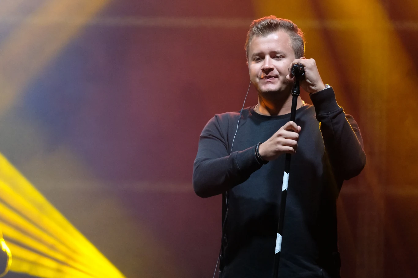 Dawid Narożny (Piękni i Młodzi) pokazał się ze swoją nową partnerką Dawid Narożny (Piękni i Młodzi) pokazał się ze swoją nową partnerką