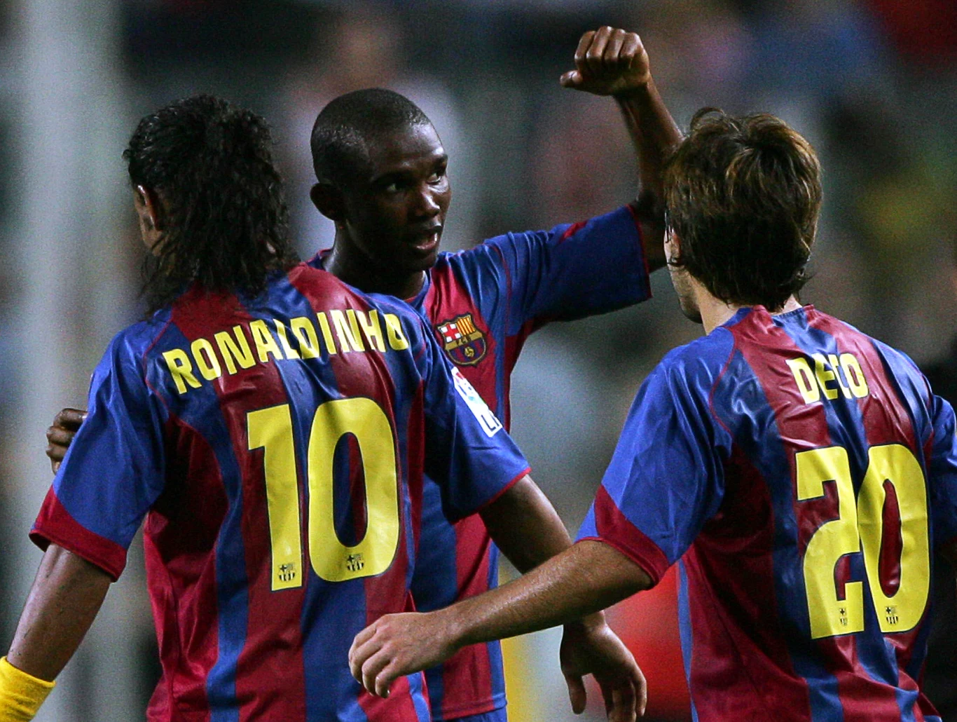 Ronaldinho ( z lewej), Samuel Eto'o (w środku) i Deco Ronaldinho ( z lewej), Samuel Eto'o (w środku) i Deco