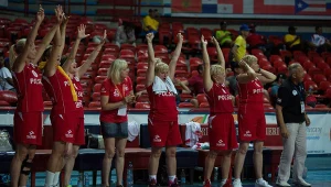 Aldona Patycka czwarta od prawej